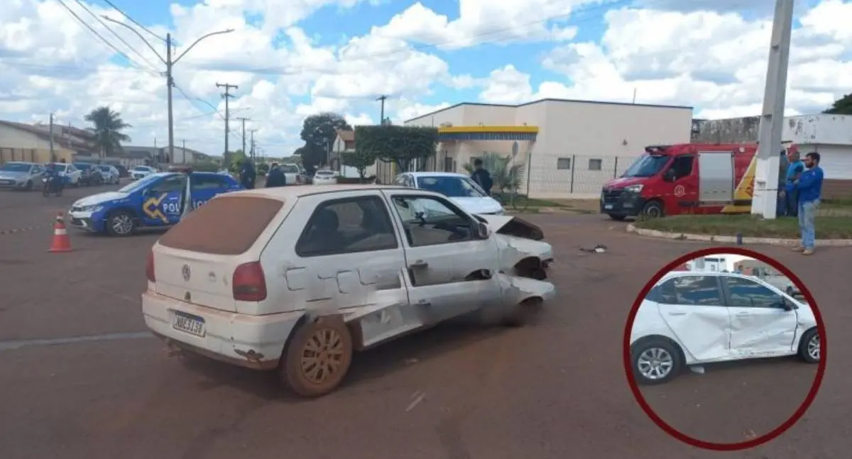 Carro tomba após colisão em cruzamento de RO
