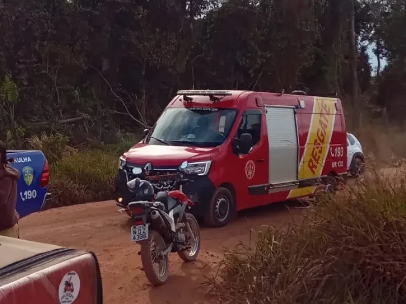 Assaltantes espancam homem e roubam motocicleta; vítima foi socorrida em estado grave