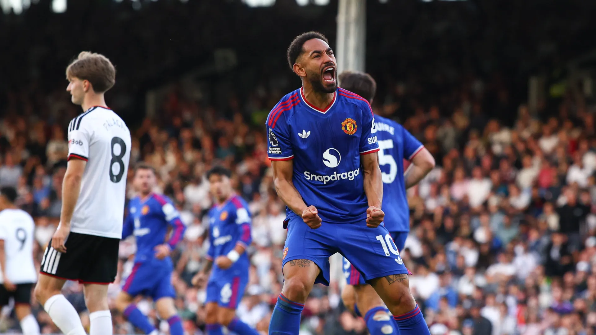 Carrasco, Matheus Cunha castiga Fulham e salva Manchester United de derrota patética