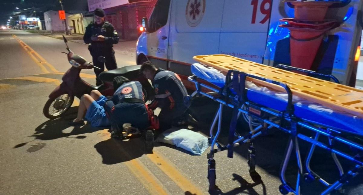 Queda de moto deixa homem ferido por facão e com corte na perna em Nova Mamoré