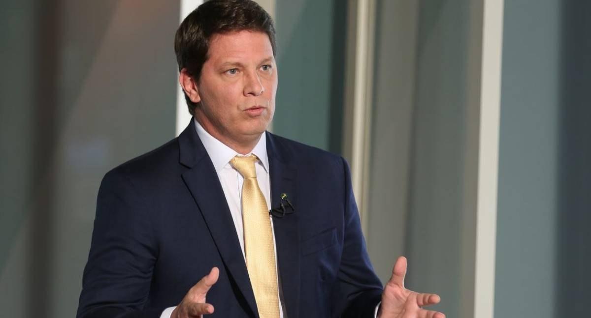 STF proíbe deputado Mario Frias de deixar o país e determina buscas em operação da Polícia Federal