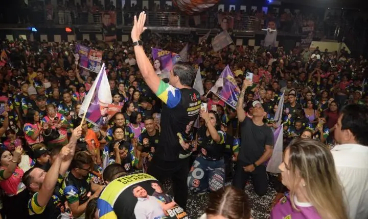 Breno Mendes mostra força, reúne mais de 6 mil pessoas e lança candidatura a deputado estadual com representação dos 52 municípios