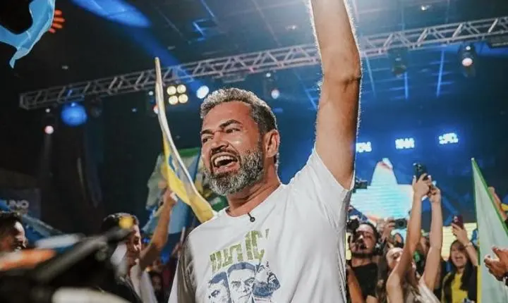 Bruno Bolsonaro Scheid lidera votos consolidados para o Senado com 46,9% na pesquisa Veritá