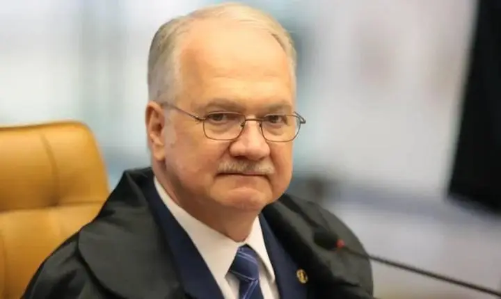 Edson Fachin dá prazo de 24 horas para André Mendonça derrubar sigilo integral de inquéritos da Operação Compliance Zero